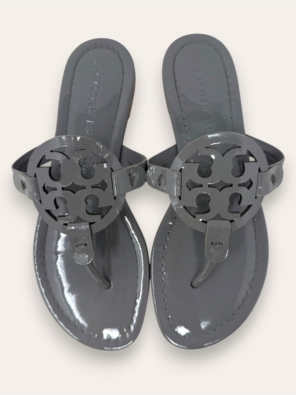 Tory Burch Patent Leather Miller Thong Slip On Sandal Malta Grey 7.5 Women’s